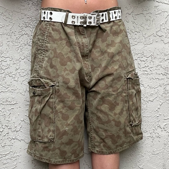 Y2k Baggy Camo Levi Cargo Shorts with Pockets - Picture 5 of 10